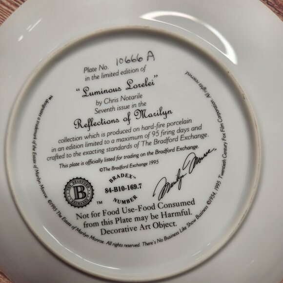 Bradford Exchange Marilyn Monroe Luminous Lorelie Collector Plate - Picture 7 of 8